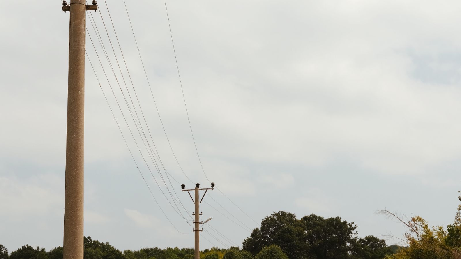Fatal Vehicle Crash Into Power Pole on County Road 85 in Yolo County Under CHP Investigation